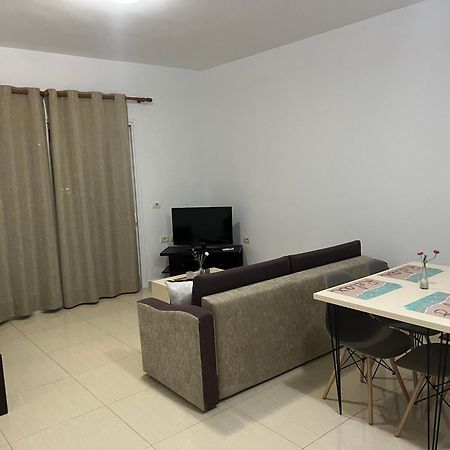 Apartments Sadiku With Sea View Саранда Екстер'єр фото