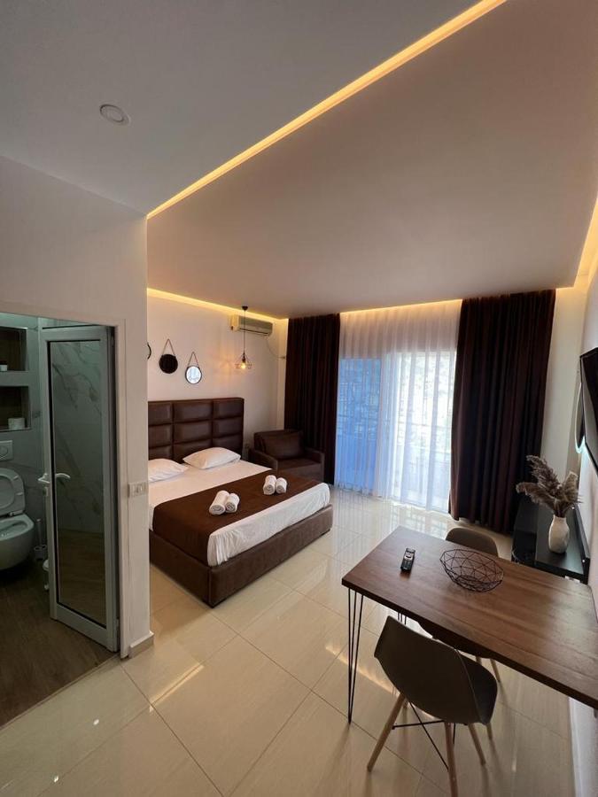 Apartments Sadiku With Sea View Саранда Екстер'єр фото