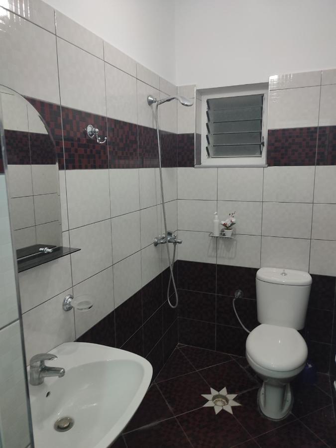Apartments Sadiku With Sea View Саранда Екстер'єр фото