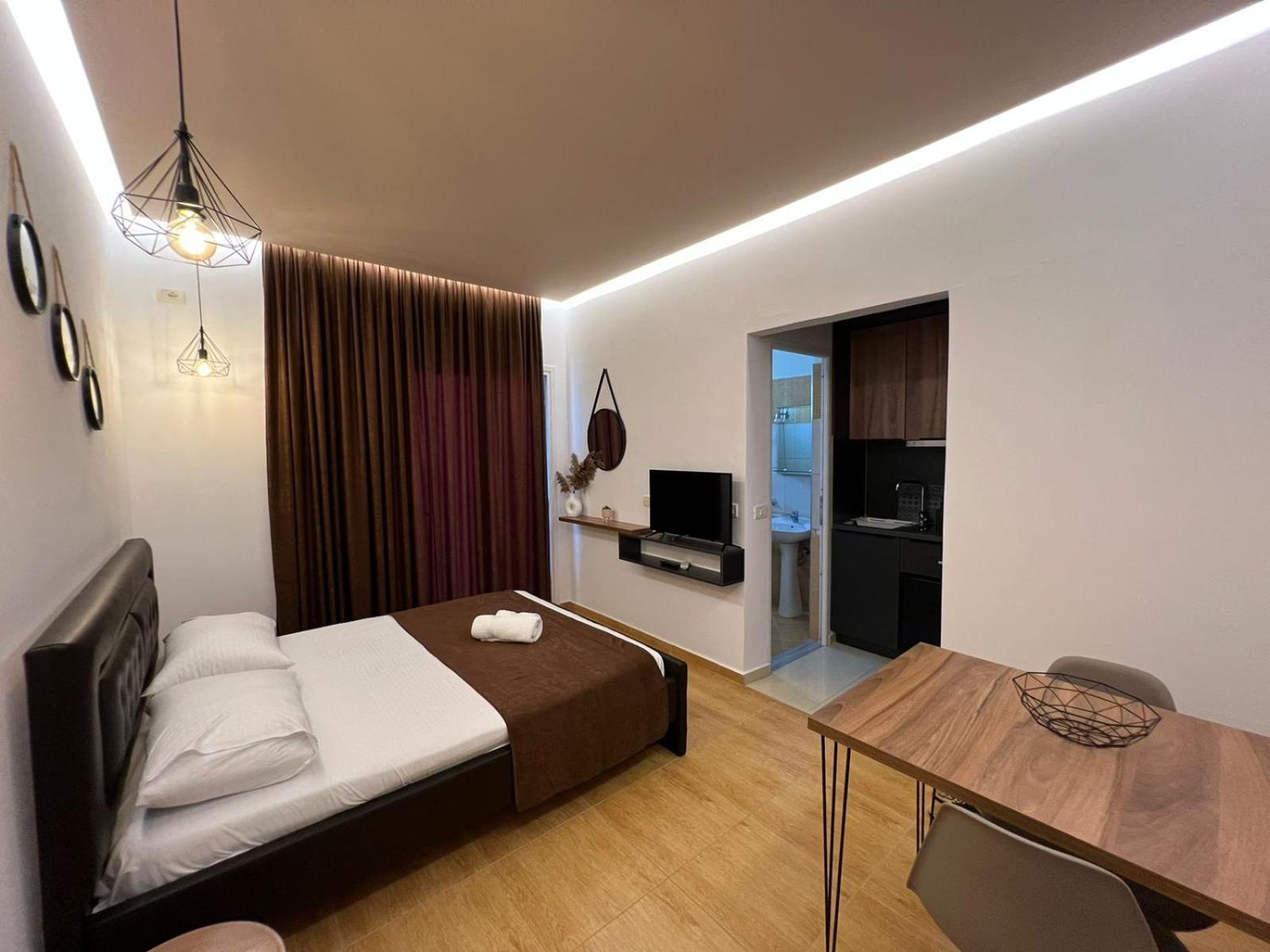 Apartments Sadiku With Sea View Саранда Екстер'єр фото